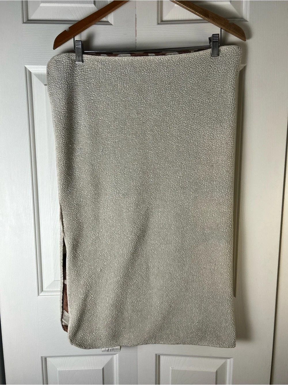 RN 119741 Giraffe Print Baby Blanket Brown Tan Animal Print Spots Safari Sherpa